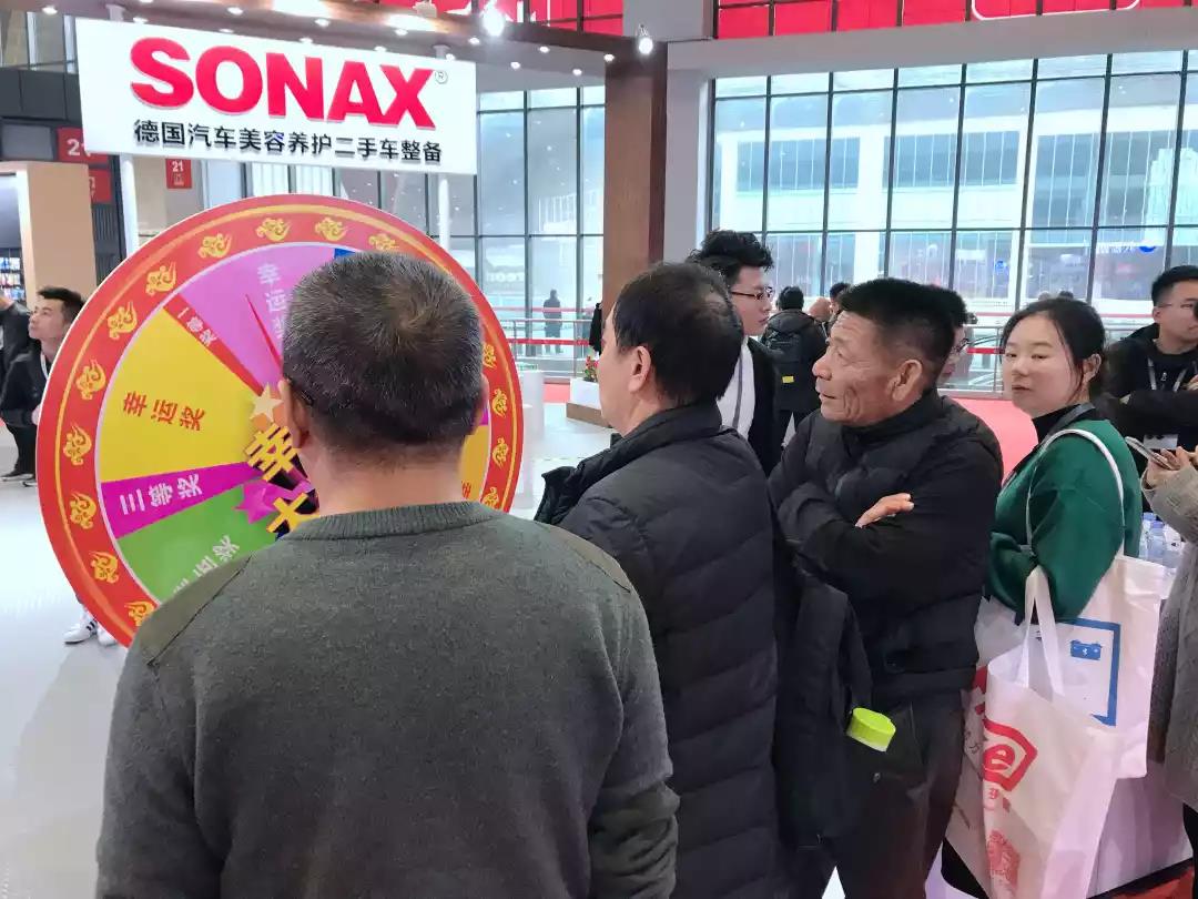 驻足当下,展望未来 驻足当下,展望未来