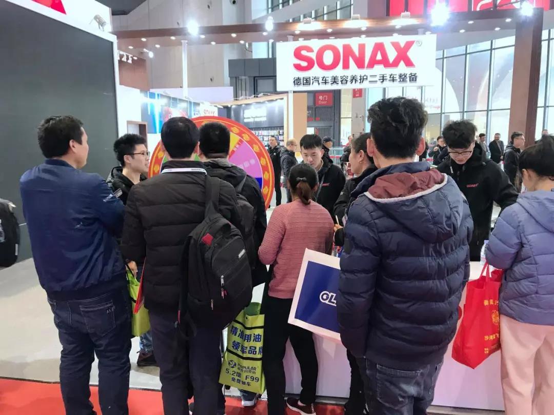 驻足当下,展望未来 驻足当下,展望未来