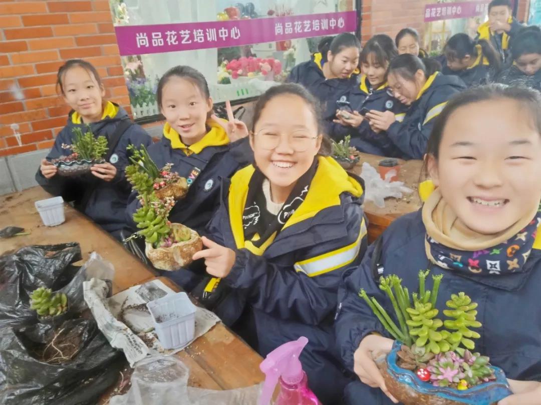 感受植物之美，体验栽培之乐 ——陈砦花卉市场迎接郑州市第七初级中学生物组组织学生研学活动