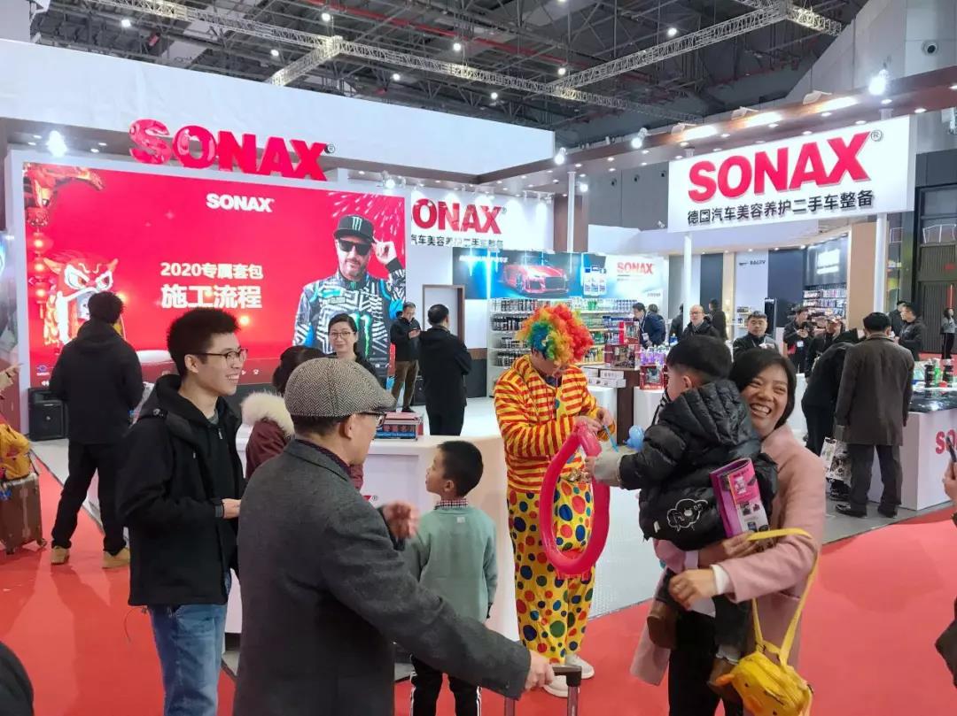 驻足当下,展望未来 驻足当下,展望未来