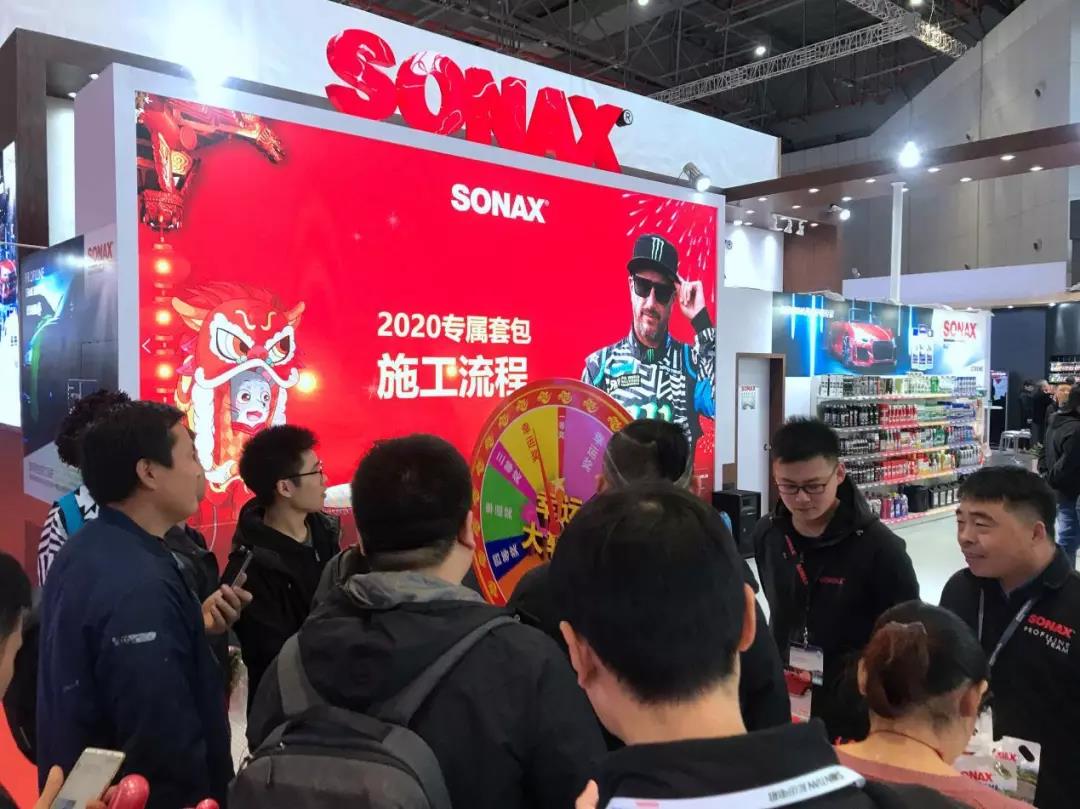驻足当下,展望未来 驻足当下,展望未来