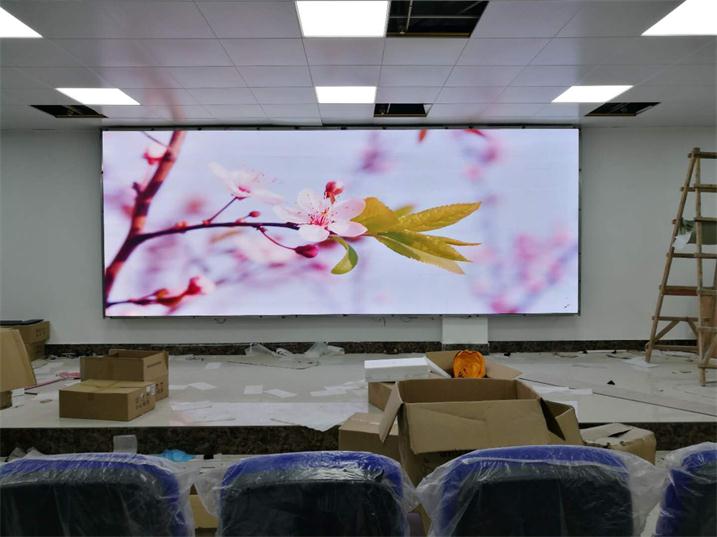 东莞市清溪中学会议室LED室内全彩屏P2.0表贴单元板（美奥马哈）
