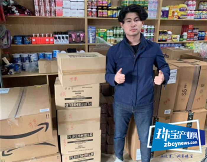 凝聚侨心 抗击疫情—罗曼蒂珠宝董事长郑开国先生在行动 凝聚侨心 抗击疫情—罗曼蒂珠宝董事长郑开国先生在行动