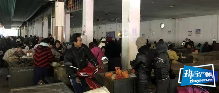 翡翠原石市场是什么样子的呢? 翡翠原石市场是什么样子的呢?