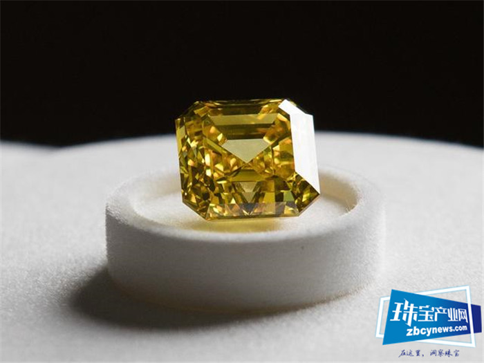 Alrosa 宣布售出一颗6.21ct枕形紫粉色钻石,土豪快来 Alrosa 宣布售出一颗6.21ct枕形紫粉色钻石,土豪快来
