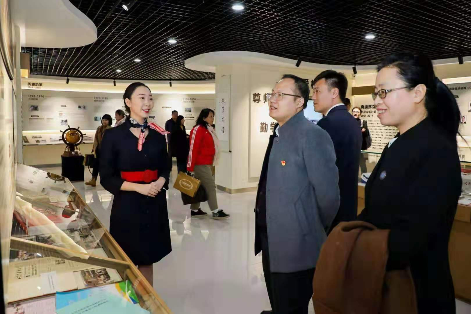 “书香中国·经典世界”,让阅读成为一种习惯 “书香中国·经典世界”,让阅读成为一种习惯