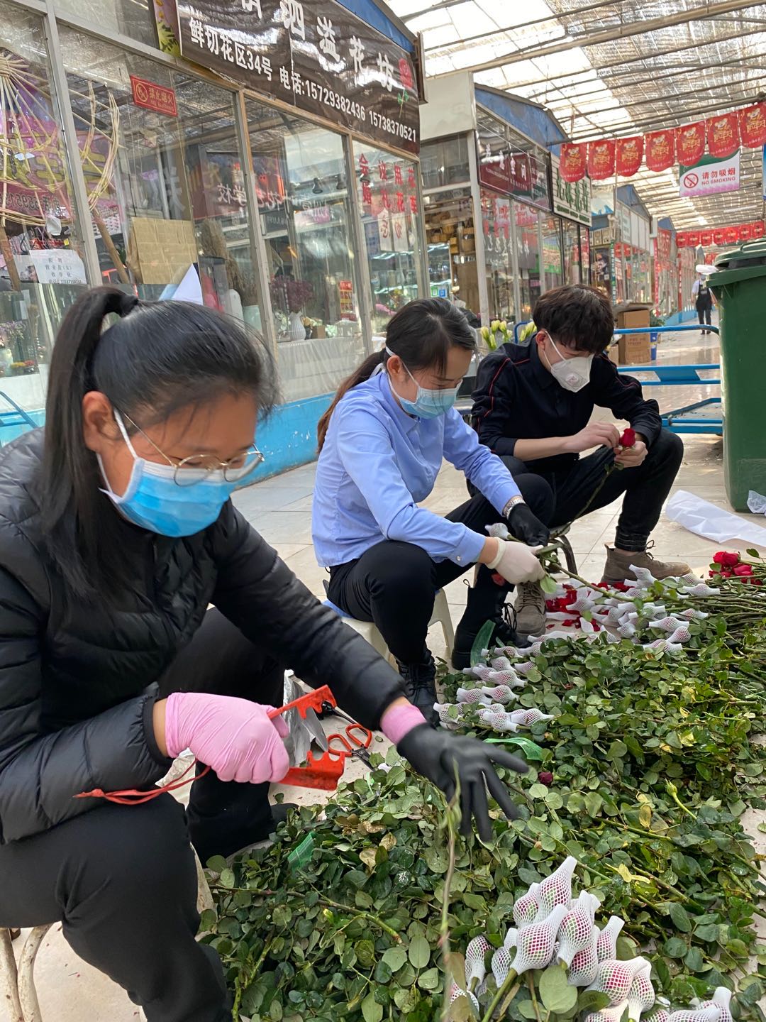 鲜花送天使，敬意给战士，陈砦花卉感恩在行动