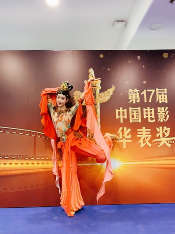 芦晓鸥