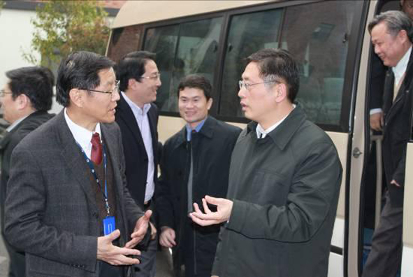 上海市副市长屠光绍到公司调研 上海市副市长屠光绍到公司调研