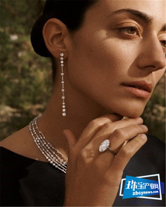 戴比尔斯(DE BEERS)推出全新广告大片 “自然奇迹，非凡如你”