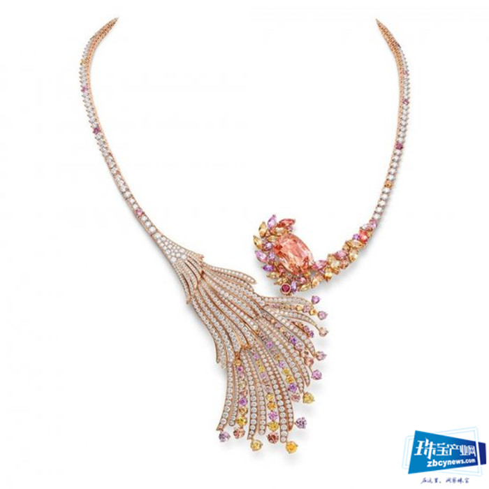 瑞士珠宝商 Gübelin 推出新一季珠宝作品——「Blushing Wing」项链