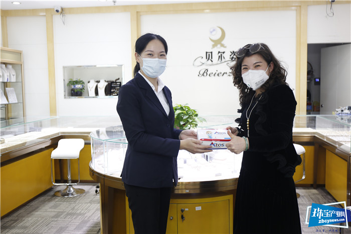 减租金、发放口罩、暖心防感汤 金丽国际珠宝交易中心与入驻企业共克时艰 减租金、发放口罩、暖心防感汤 金丽国际珠宝交易中心与入驻企业共克时艰
