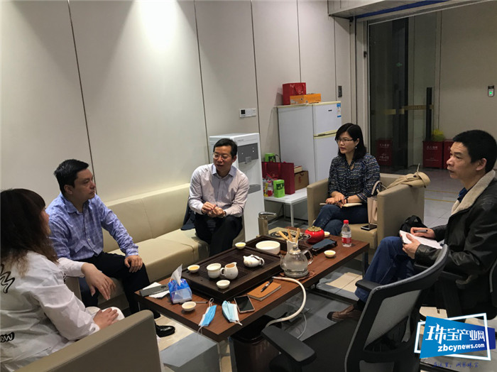 贺州市平桂区区长朱建军一行考察翠绿金业 贺州市平桂区区长朱建军一行考察翠绿金业