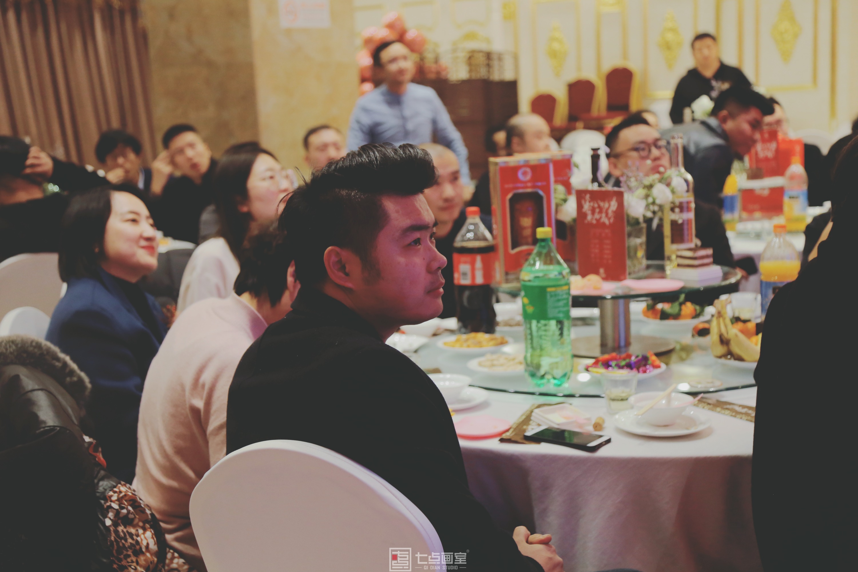 2020七点年会,让我们继续乘风破浪,再创辉煌 2020七点年会,让我们继续乘风破浪,再创辉煌