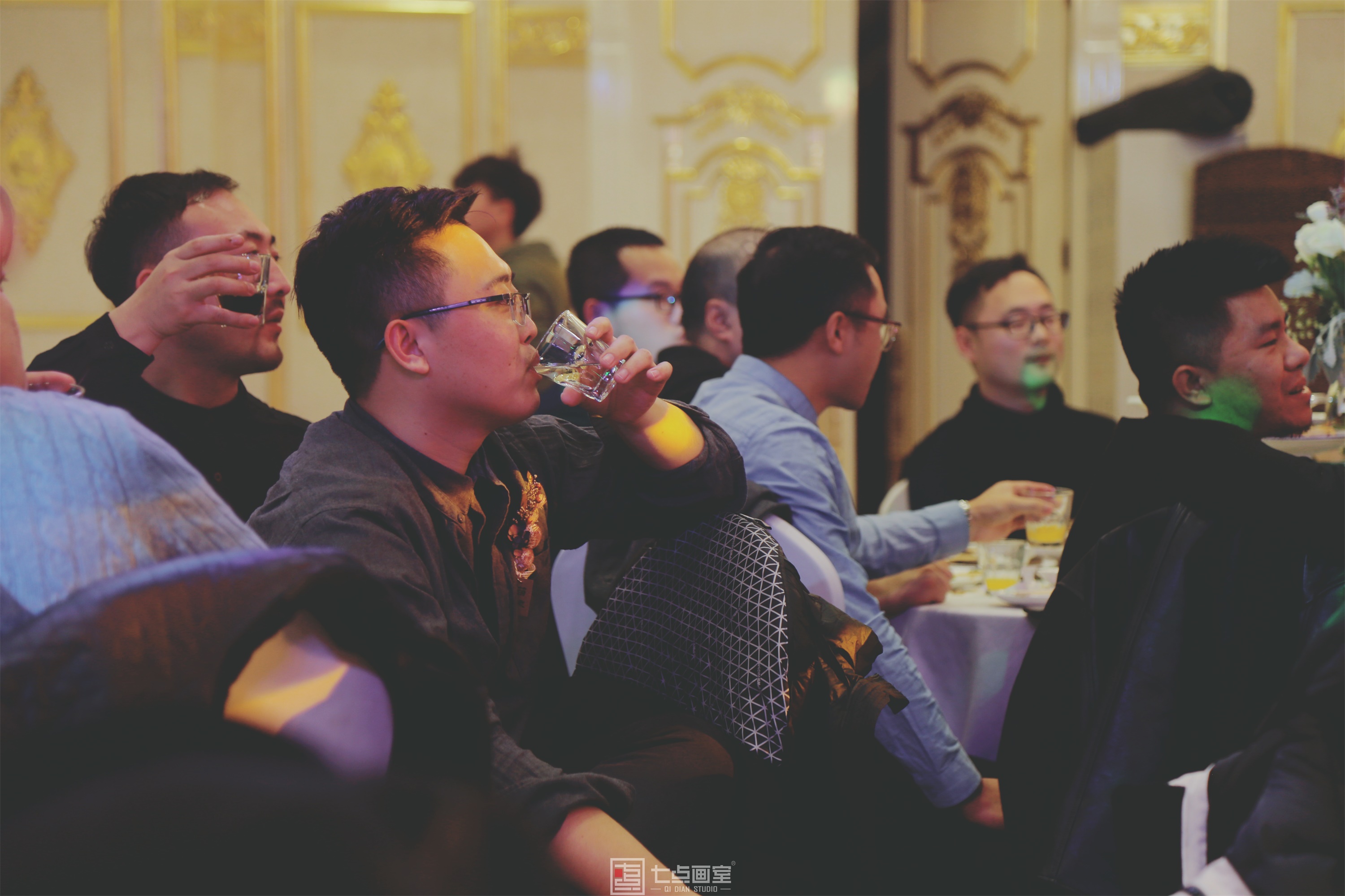 2020七点年会,让我们继续乘风破浪,再创辉煌 2020七点年会,让我们继续乘风破浪,再创辉煌