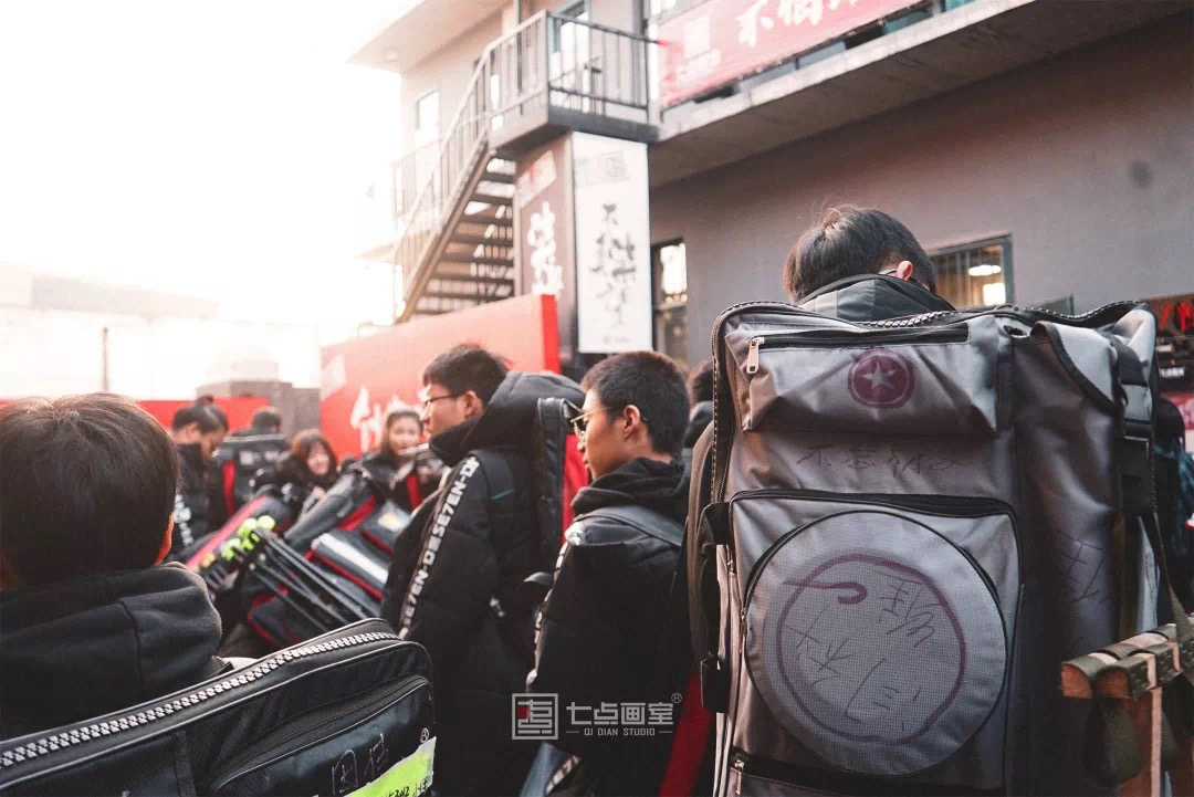 闭关的第N天真的想你们了,快来一键重启我们的快乐 闭关的第N天真的想你们了,快来一键重启我们的快乐