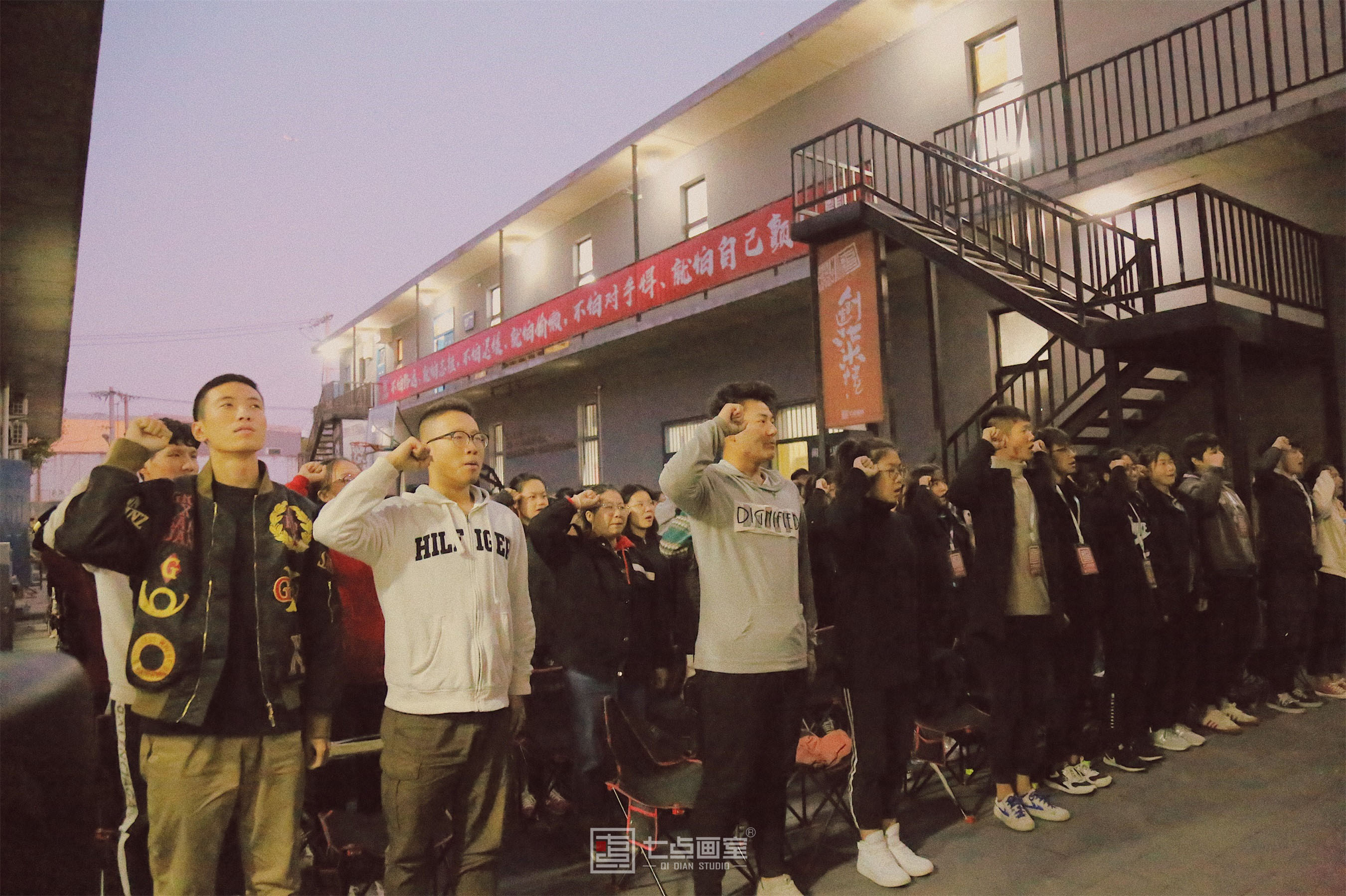 闭关的第N天真的想你们了,快来一键重启我们的快乐 闭关的第N天真的想你们了,快来一键重启我们的快乐
