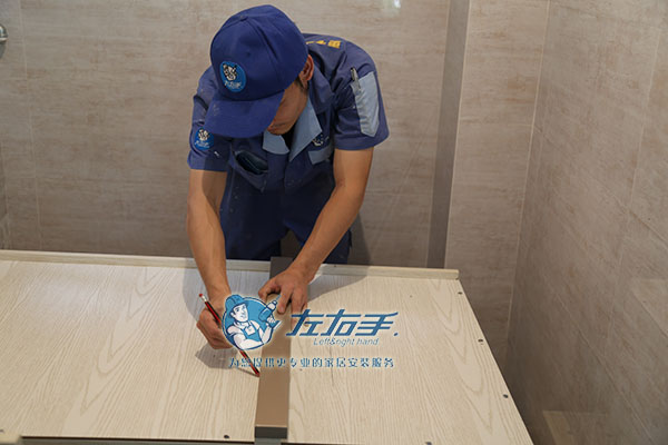 定制步入式衣帽间师傅安装 定制步入式衣帽间师傅安装