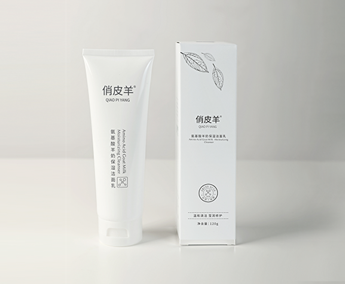 俏皮羊氨基酸羊奶保湿洁面乳