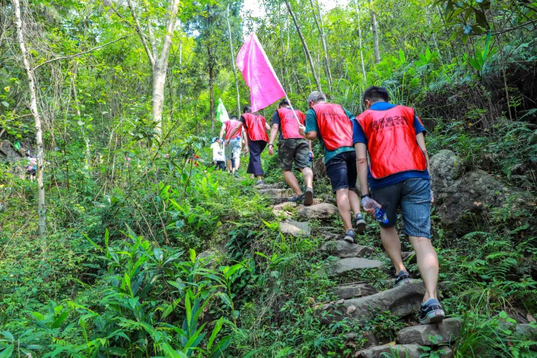 探索團(tuán)建 | 不負(fù)偉大時代·爭做時代弄潮兒