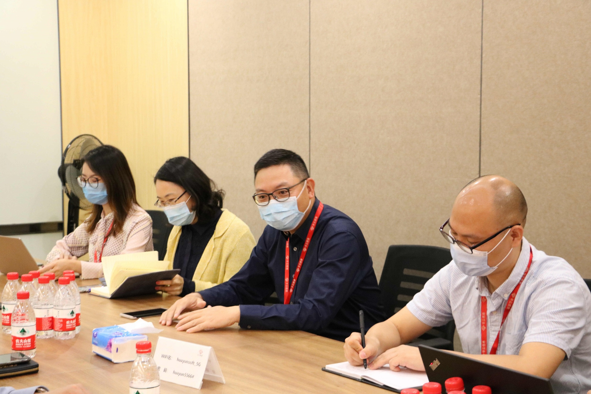 热烈欢迎深圳市福田区金融工作局与深圳市金融科技协会领导一行 莅临我司调研考察工作 热烈欢迎深圳市福田区金融工作局与深圳市金融科技协会领导一行 莅临我司调研考察工作
