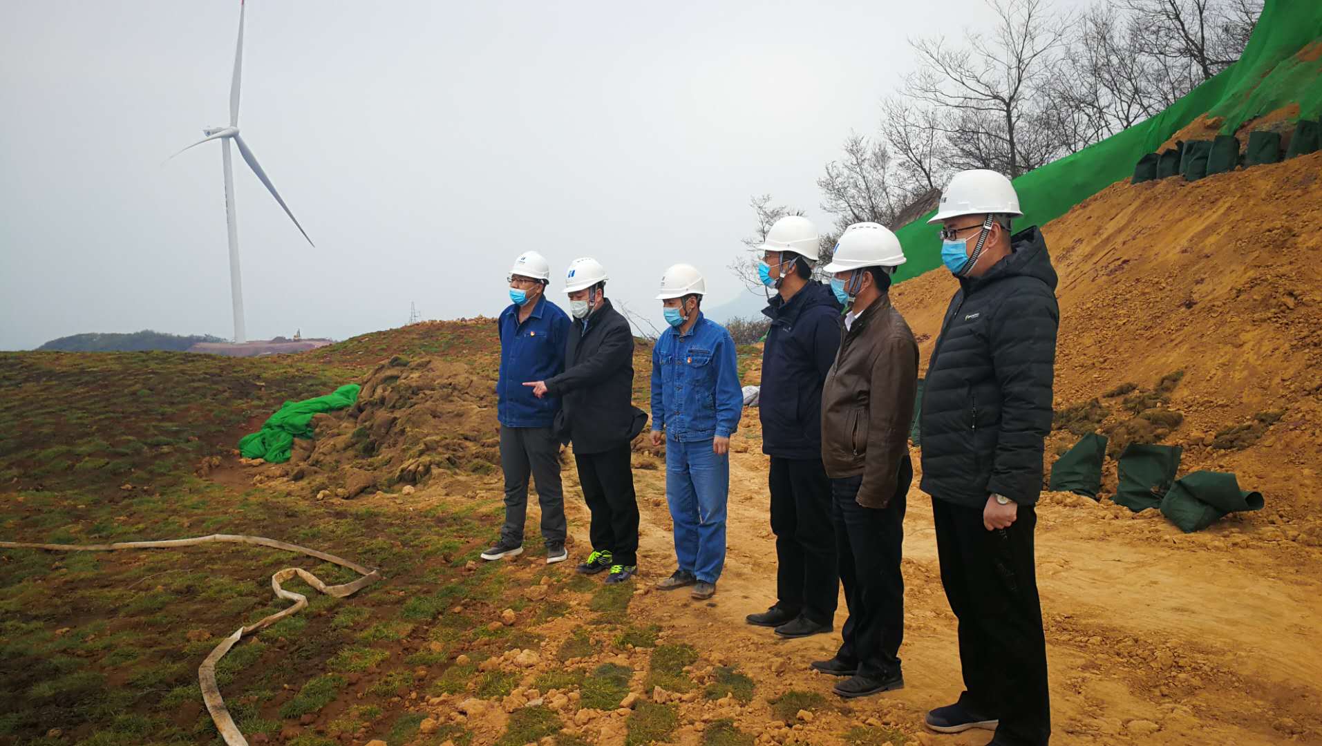  华能清能公司领导莅临华美生态风电场生态修复项目检查指导