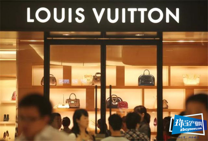 LVMH集团2019年净利润增长13%至72亿欧元 腕表和珠宝首季收入跌幅最大 LVMH集团2019年净利润增长13%至72亿欧元 腕表和珠宝首季收入跌幅最大