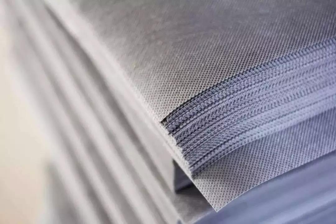 Non-woven fabrics, who said that cloth must be woven?