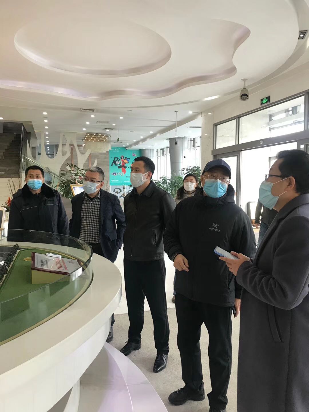 长春市南关区领导一行莅临我项目指导 玻璃幕墙安全防护工作 长春市南关区领导一行莅临我项目指导 玻璃幕墙安全防护工作