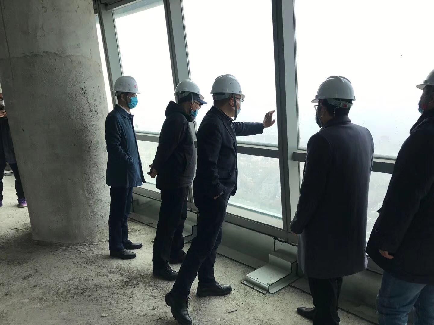 长春市南关区领导一行莅临我项目指导 玻璃幕墙安全防护工作 长春市南关区领导一行莅临我项目指导 玻璃幕墙安全防护工作