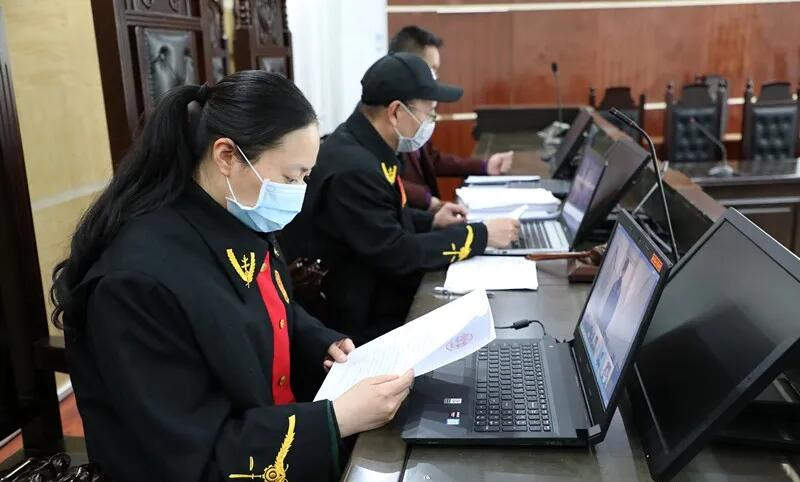 来凤县法院首次刑事互联网庭审开庭成功