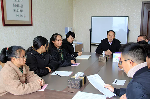 慰问送温暖,谈心谈话促成长 慰问送温暖,谈心谈话促成长