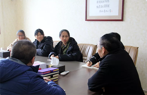 慰问送温暖,谈心谈话促成长 慰问送温暖,谈心谈话促成长