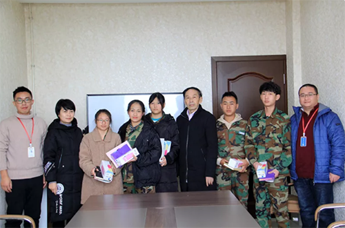 慰问送温暖,谈心谈话促成长 慰问送温暖,谈心谈话促成长