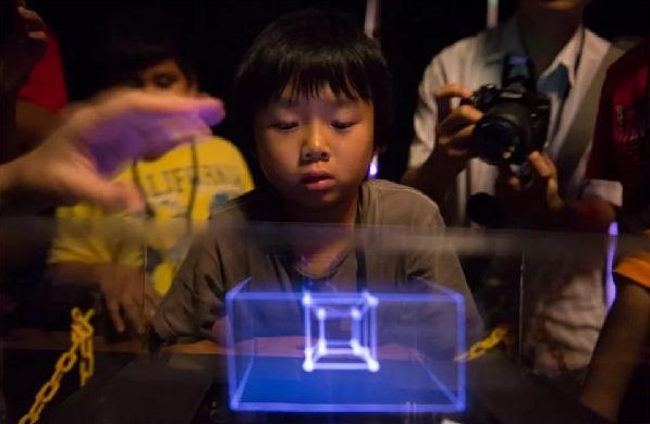 WOW历害了,全球首台3D立体成像显示屏 WOW历害了,全球首台3D立体成像显示屏