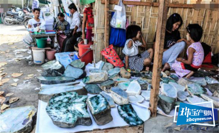 缅甸经济有多困难，世界源头翡翠交易市场商人生活困难