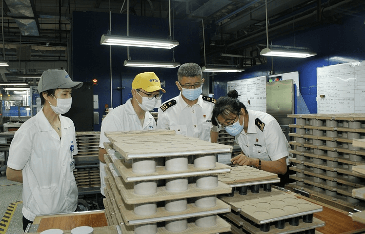 海关精准施策助珠海保税区进出口贸易额逆势增长 海关精准施策助珠海保税区进出口贸易额逆势增长