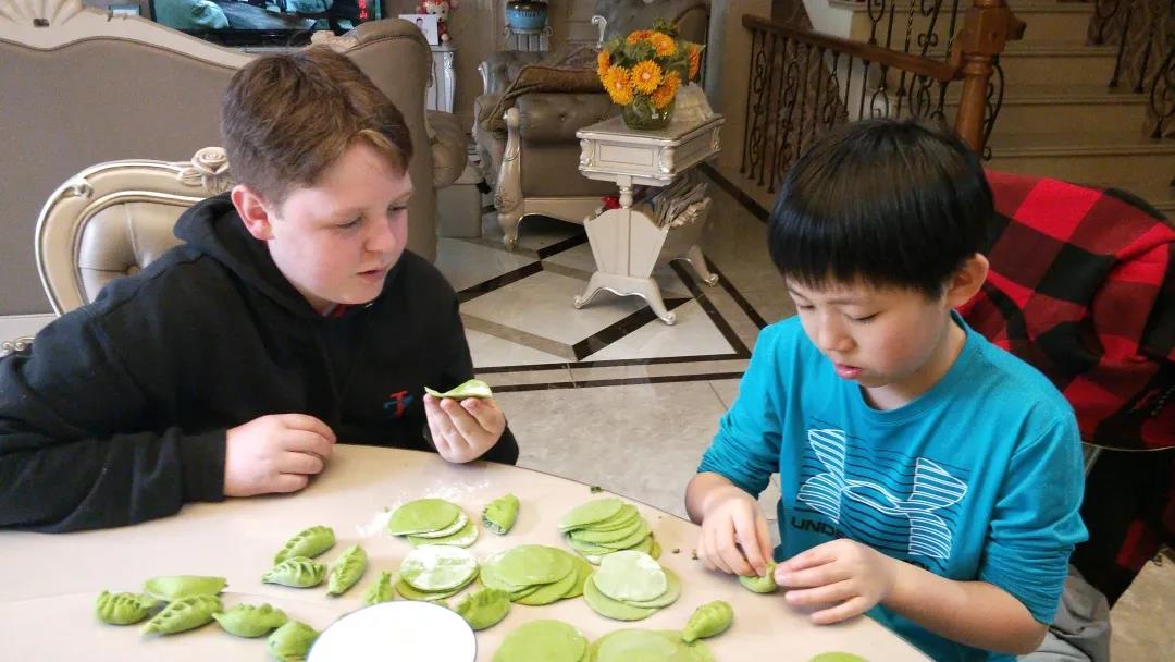 这一次,成都王府的孩子们,再次与世界学子并肩! 这一次,成都王府的孩子们,再次与世界学子并肩!