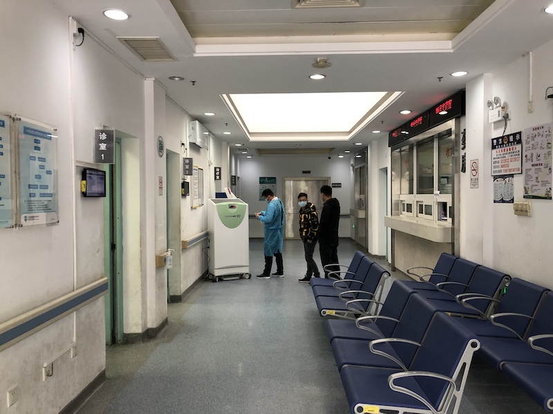 广州第八人民医院紧急安装爱茵斯贝等离子空气消毒设备应对新冠疫情