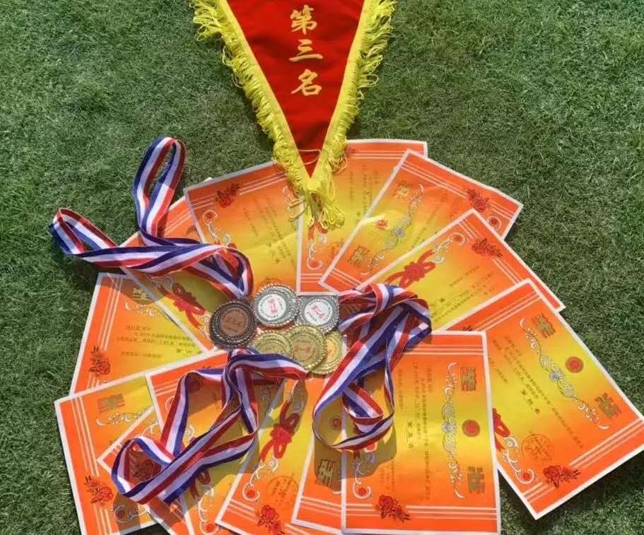 青春飞扬 梦想起航——记格睿特高级中学第二届校运会 青春飞扬 梦想起航——记格睿特高级中学第二届校运会