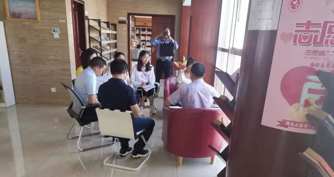 龙华区教科院副院长胡学安一行莅临我校调研 龙华区教科院副院长胡学安一行莅临我校调研