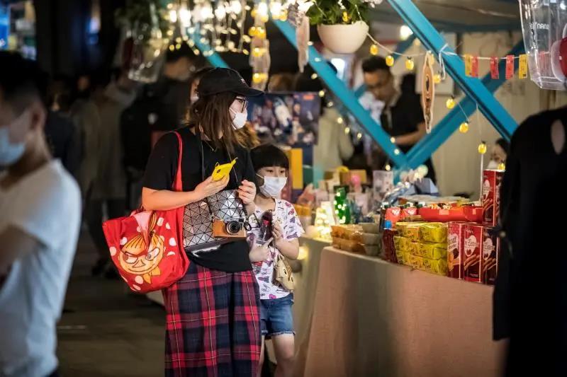 政府松绑“地摊经济” 政府松绑“地摊经济”