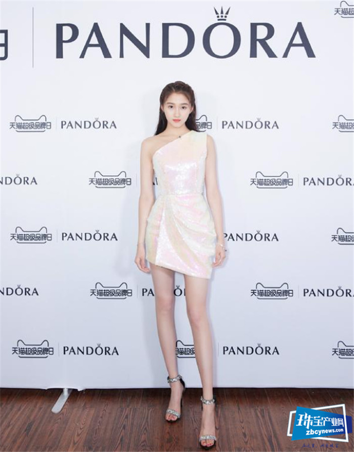 美女明星关晓彤潘多拉珠宝中国区代言活动写真图片