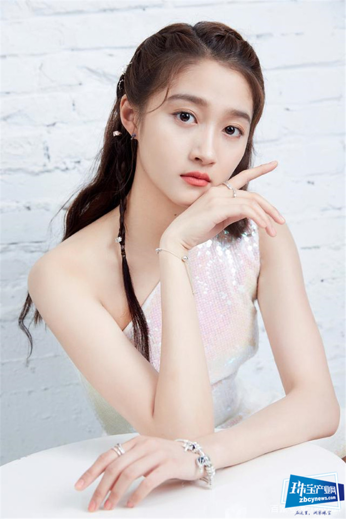 美女明星关晓彤潘多拉珠宝中国区代言活动写真图片