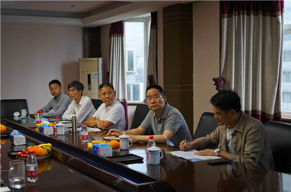 江北区领导一行到我院指导工作 江北区领导一行到我院指导工作