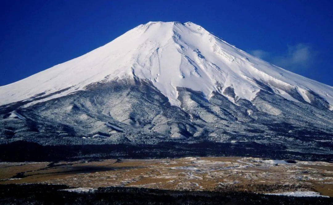 對(duì)于富士山，日本人懷有怎樣的感情？