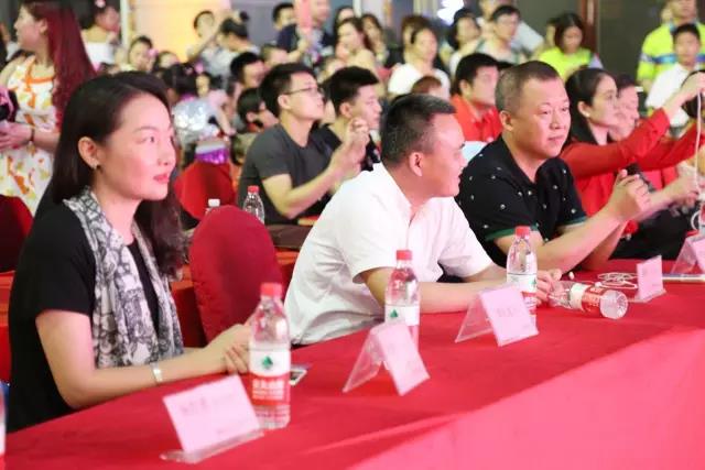 【歡樂迎六一】“完美森林演繹,成就幸福家庭”七巧國·少兒星光大道六一晚會(南山站) 【歡樂迎六一】“完美森林演繹,成就幸福家庭”七巧國·少兒星光大道六一晚會(南山站)