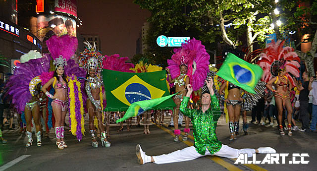 上海旅游节狂欢大巡游 上海旅游节狂欢大巡游