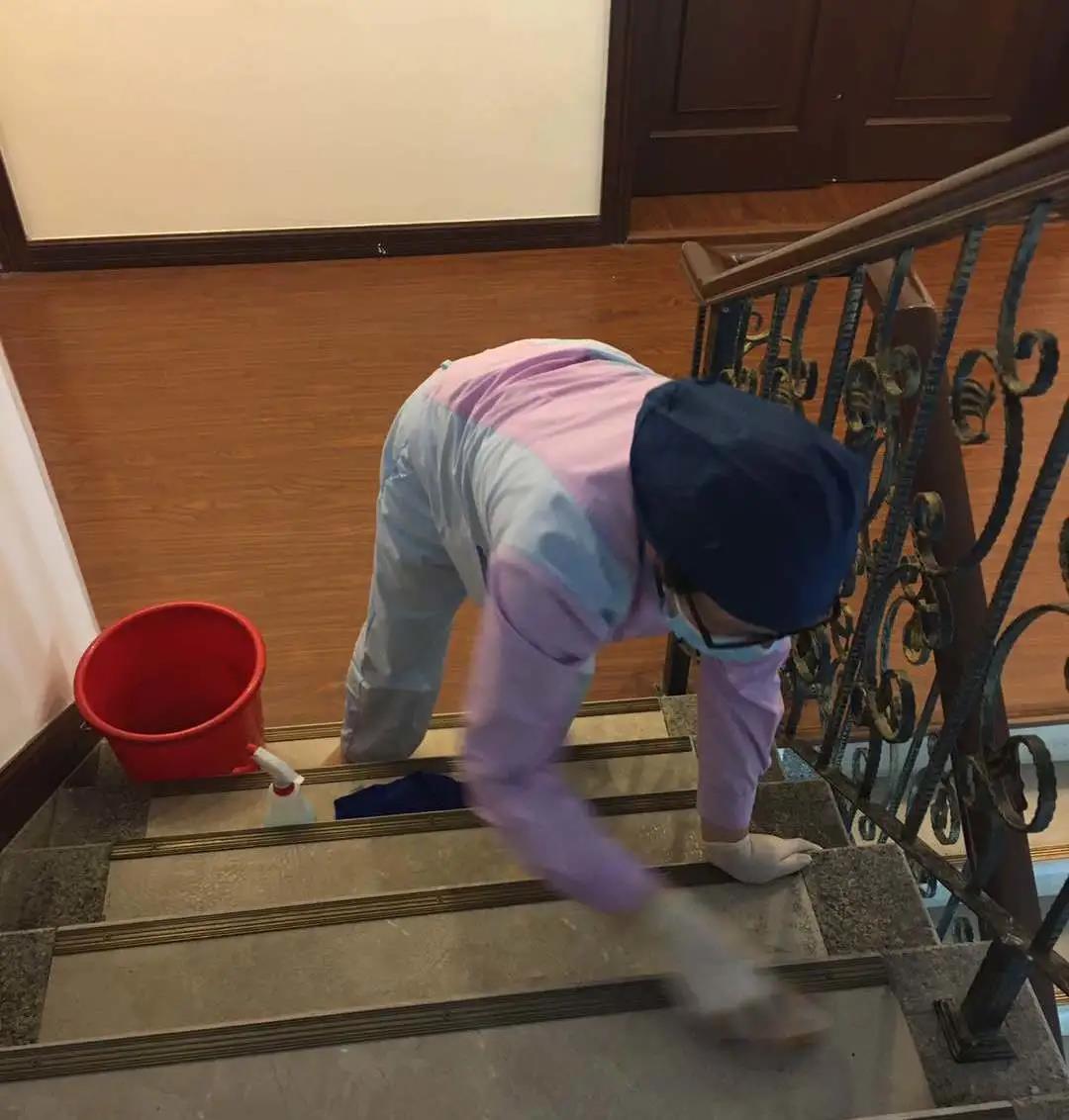 卫事康人：你努力工作的样子，真美！