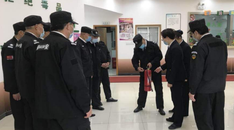 卫事康人：你努力工作的样子，真美！
